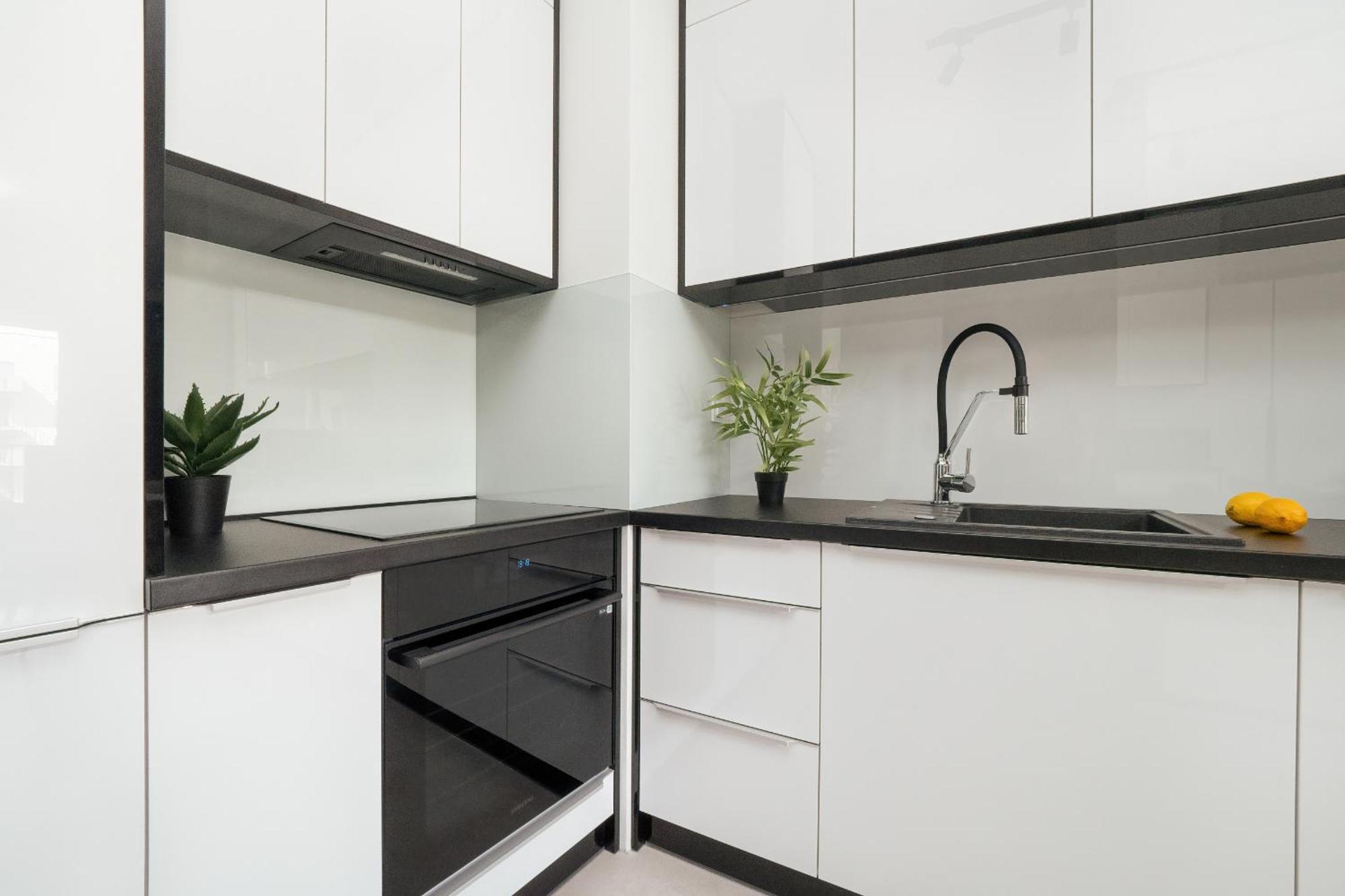 Luksusowe Studio W Lodzi Z Biurkiem, Balkonem I Klimatyzatorem By Renters Prestige エクステリア 写真